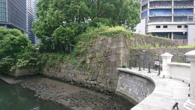 写真21．旧常磐橋橋詰：日本橋川右岸下流側