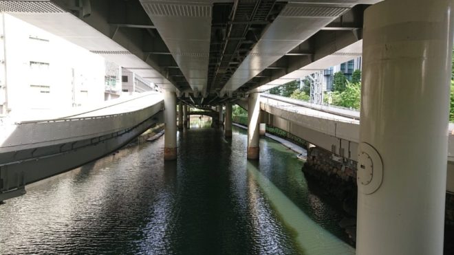 写真60．神田橋から下流を臨む