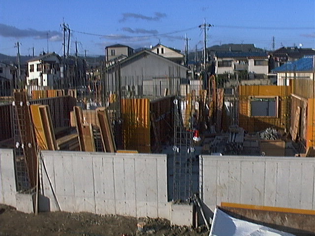 写真５．工事中の鉄筋コンクリート造マンション