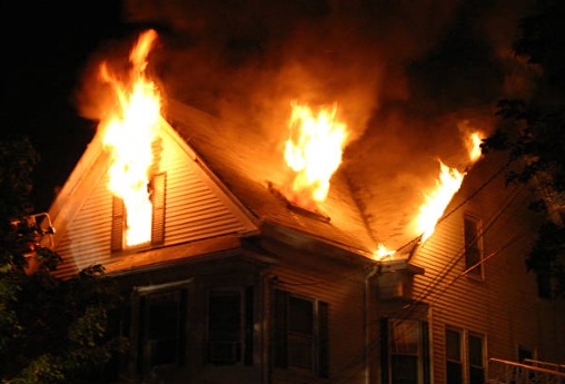 写真１．戸建住宅の火災現場