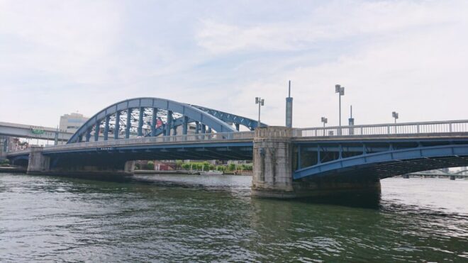 写真１．駒形橋：隅田川右岸上流側から撮影