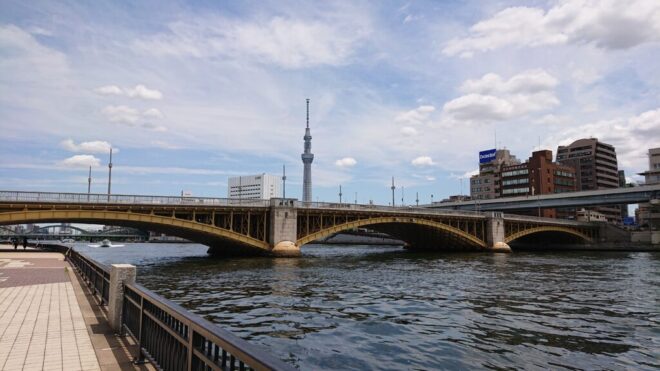 写真32．蔵前橋：隅田川右岸下流側から撮影
