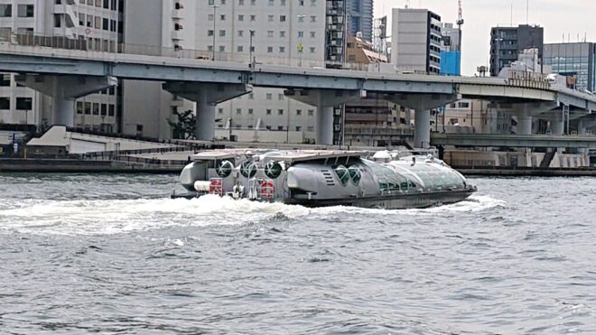 写真35．東京都観光汽船の観光船