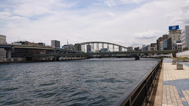 写真36．JR総武本線隅田川橋梁：隅田川右岸上流側から撮影