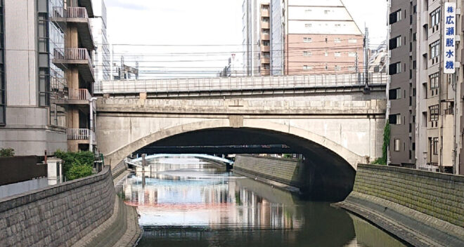 写真３．JR神田川架川橋：万世橋から撮影