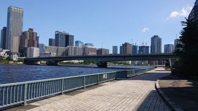 写真30．佃大橋：隅田川右岸上流側から撮影