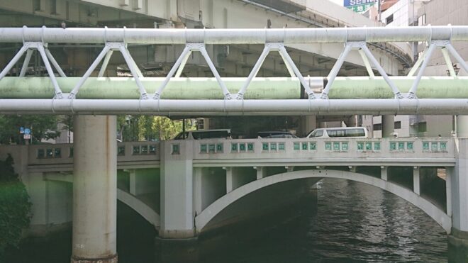 写真５．錦橋：日本橋川左岸下流側から撮影