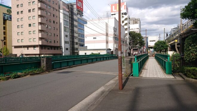 写真29．三崎橋の舗装面