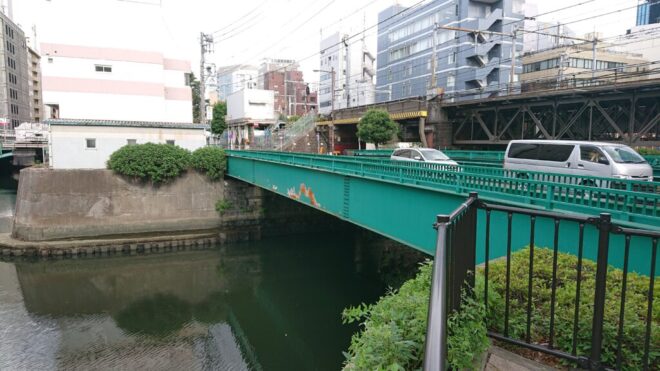 写真28．三崎橋：神田川分岐部から撮影