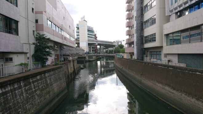 写真12．後楽橋から神田川上流を臨む