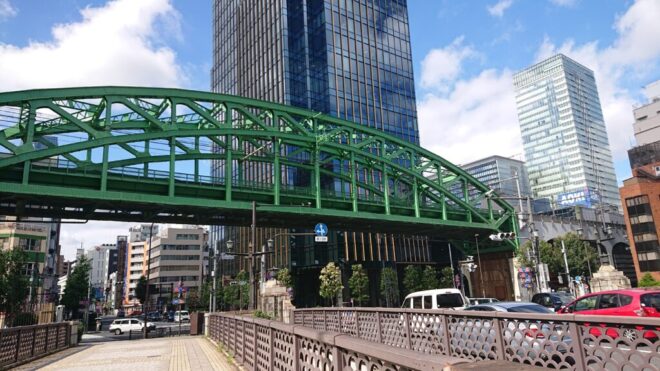 写真22．神田川架川橋と接続するトラス橋