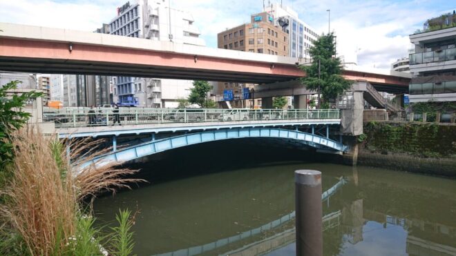 写真13．和泉橋：神田川左岸上流側から撮影