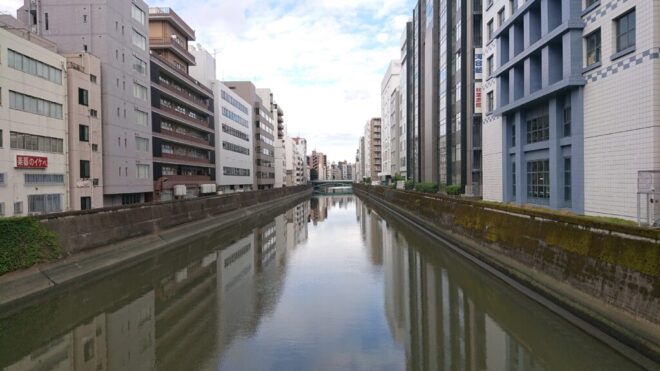 写真16．和泉橋から神田川下流を臨む