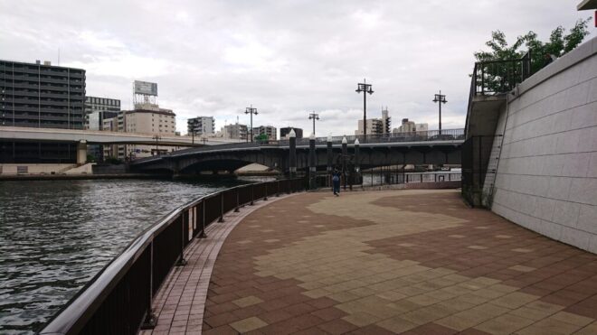 Δ写真45．神田川河口：前方は両国橋