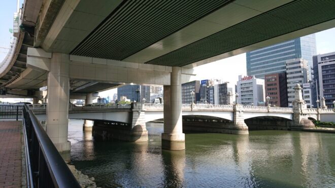 写真12．難波橋：堂島川右岸下流側から撮影