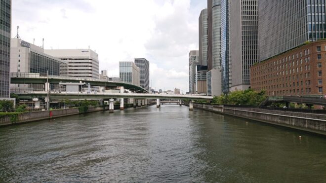 写真15．田簑橋から堂島川上流を臨む