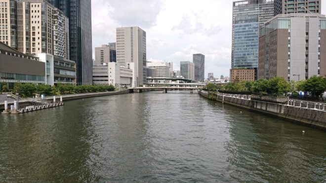 写真21．玉江橋から堂島川上流を臨む