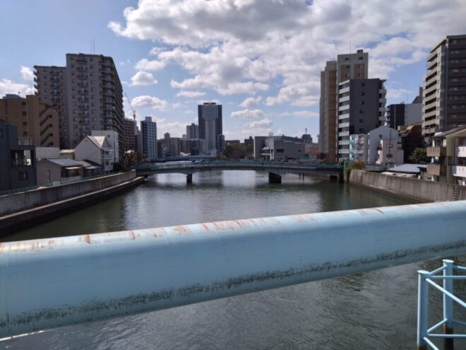 写真16．木津川大橋から下流を臨む